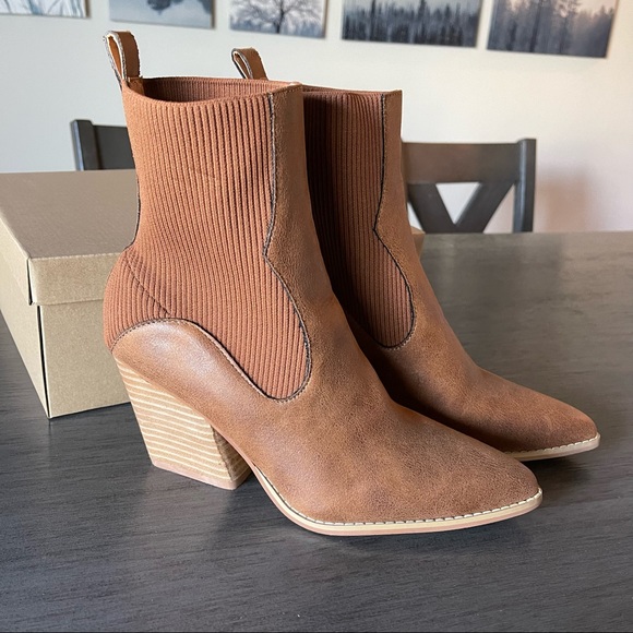 Jocelyn Brown Heeled Booties - Picture 3 of 16